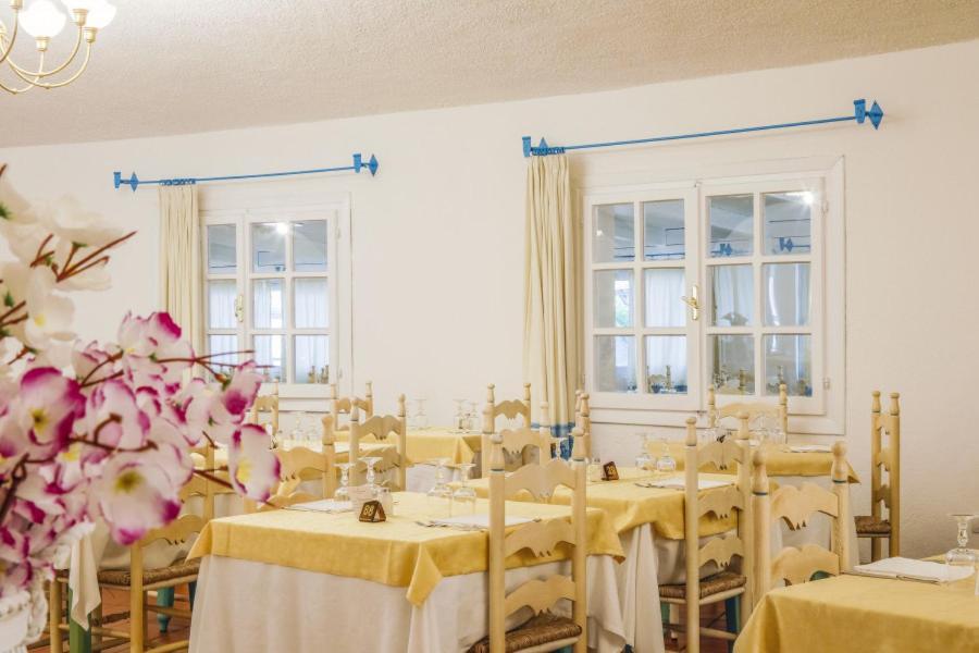 Nicolaus Club Li Cucutti Hotel Agrustos Ngoại thất bức ảnh