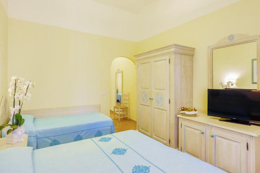 Nicolaus Club Li Cucutti Hotel Agrustos Ngoại thất bức ảnh